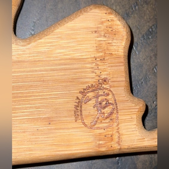 Totally Bamboo State of Kentucky Shaped Bamboo Cutting Board - Picture 3 of 3